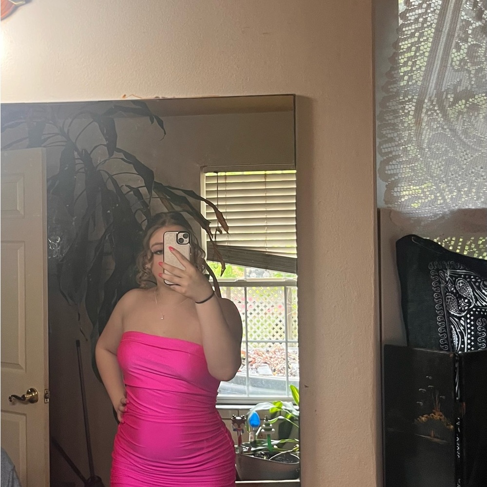 Chic Strapless Fuchsia Prom Dress